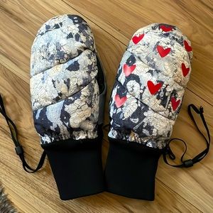 L.A.M.B. x Burton Warmest Mitt Snowboard Gloves in Denim Hearts size small
